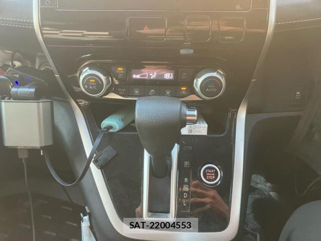Nissan SERENA 2017-11 8831506-25