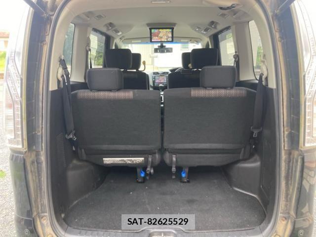 Nissan SERENA 2015-07 8831525-11