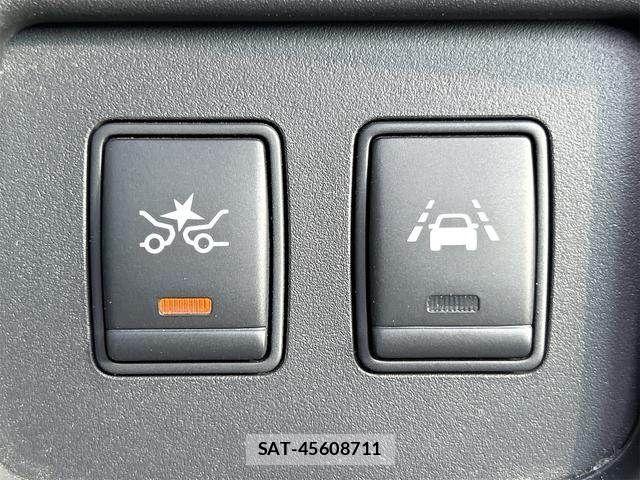 Nissan SERENA 2016-06 8831500-11