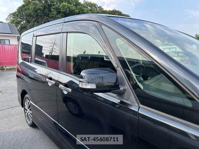 Nissan SERENA 2016-06 8831500-3