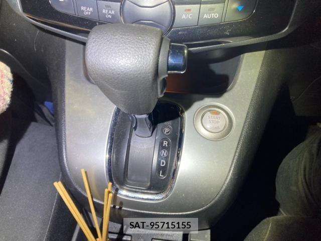 Nissan SERENA 2014-03 8831509-13