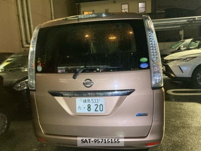 Nissan SERENA 2014-03 8831509-1