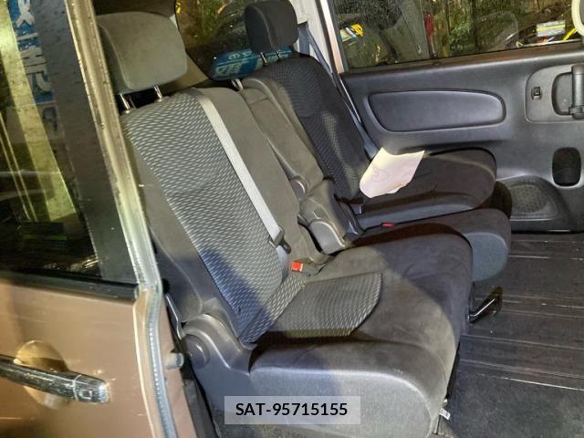 Nissan SERENA 2014-03 8831509-6