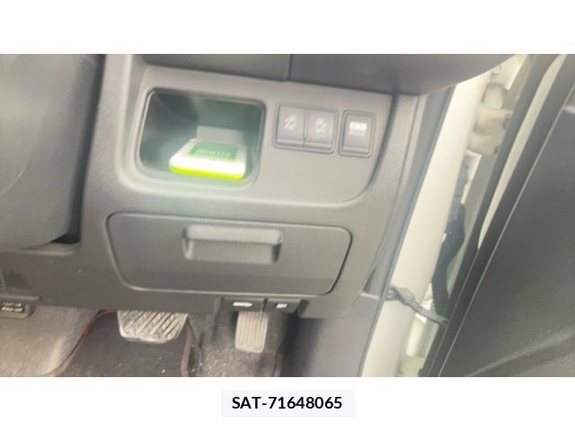 Nissan SERENA 2013-03 8831527-11
