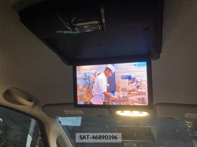 Nissan SERENA 2013-09 8831523-24