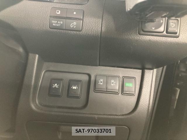 Nissan SERENA 2016-05 8831520-15
