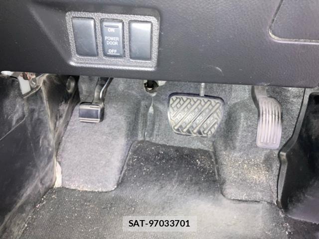 Nissan SERENA 2016-05 8831520-16