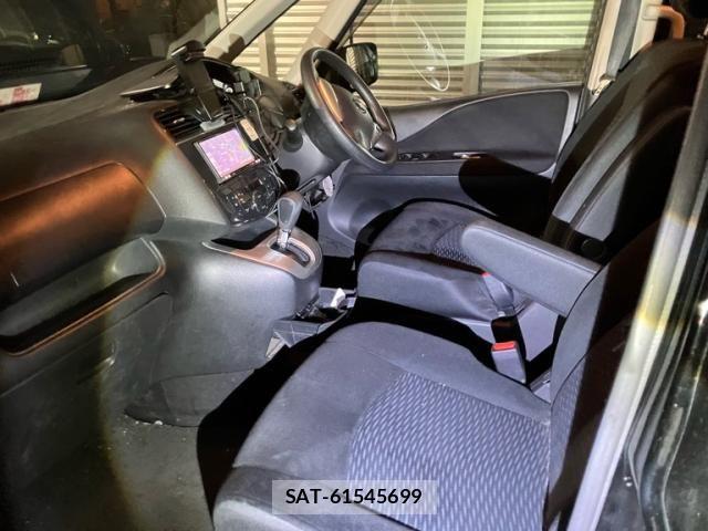 Nissan SERENA 2013-08 8831516-15