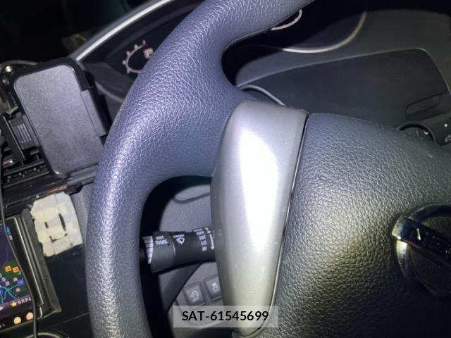 Nissan SERENA 2013-08 8831516-17