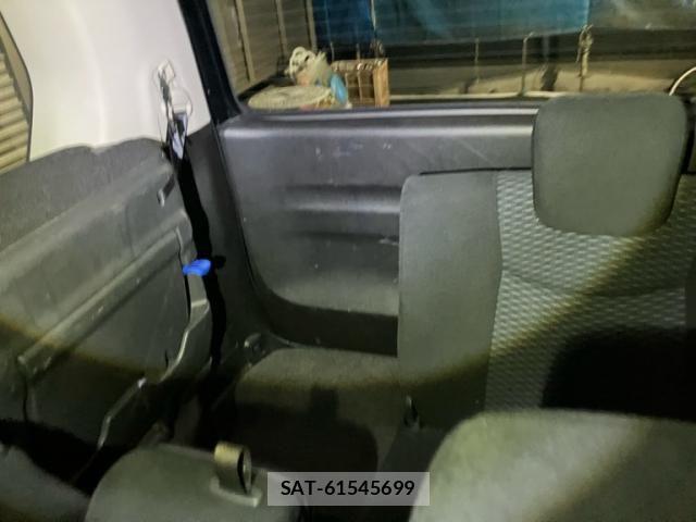 Nissan SERENA 2013-08 8831516-5