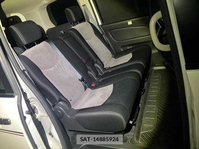 Nissan SERENA 2014-01 8831522-11