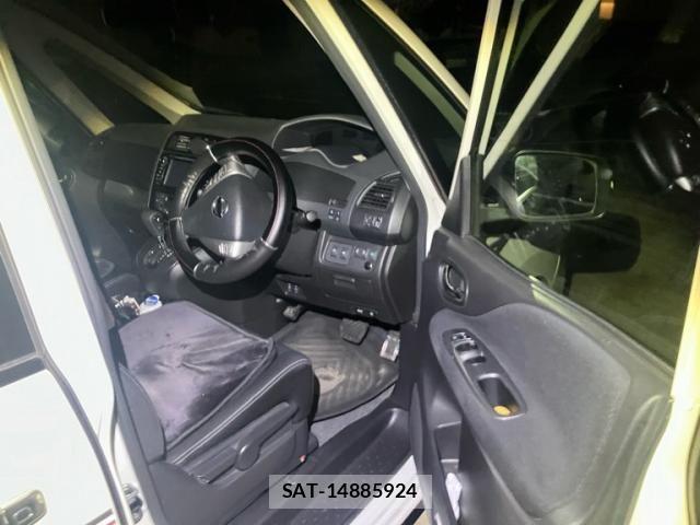 Nissan SERENA 2014-01 8831522-13