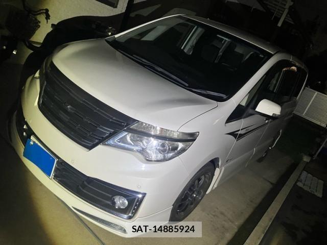Nissan SERENA 2014-01 8831522-2