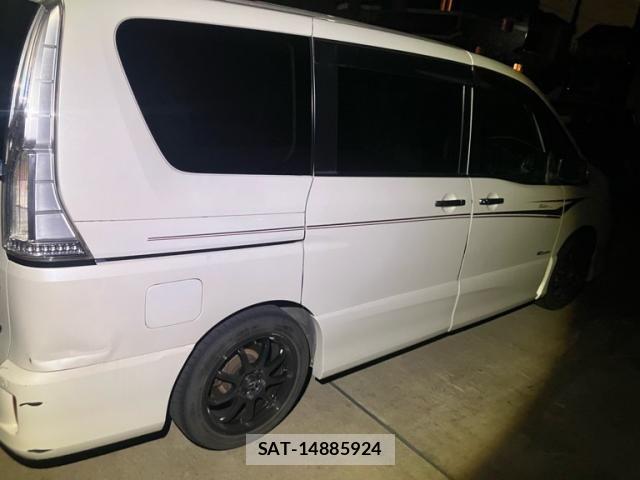 Nissan SERENA 2014-01 8831522-5
