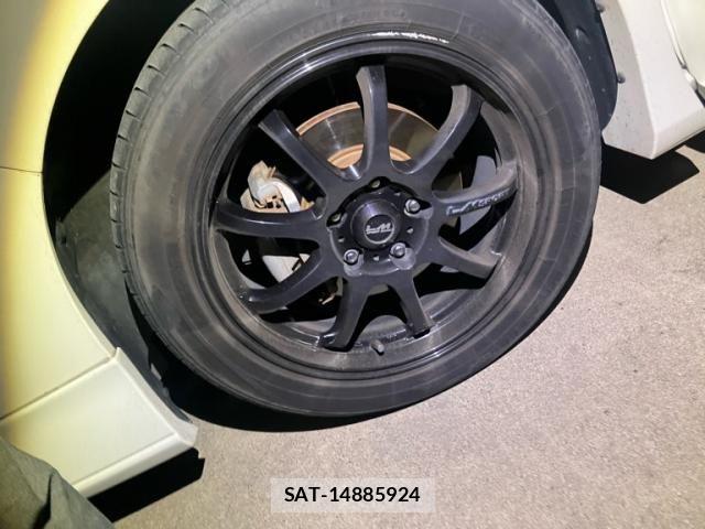 Nissan SERENA 2014-01 8831522-7