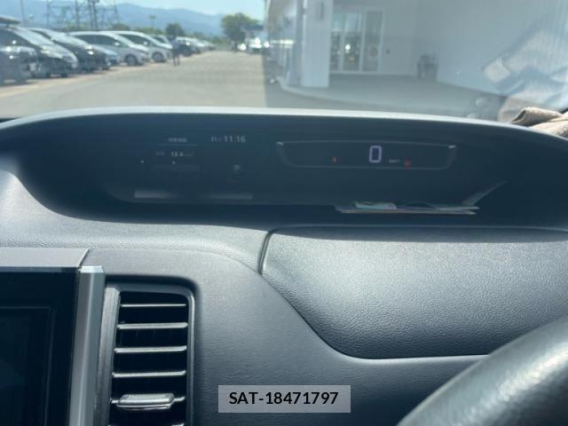 Nissan SERENA 2017-12 8831508-14