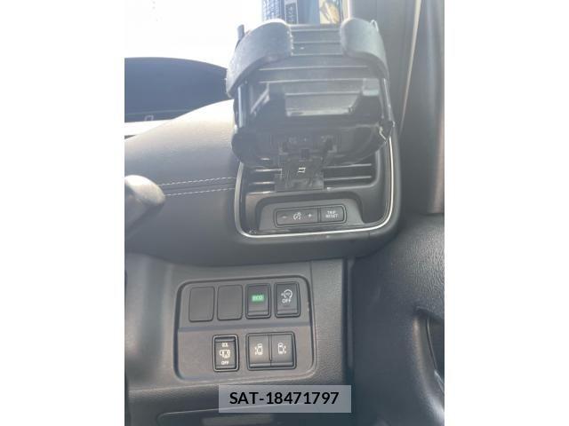 Nissan SERENA 2017-12 8831508-18
