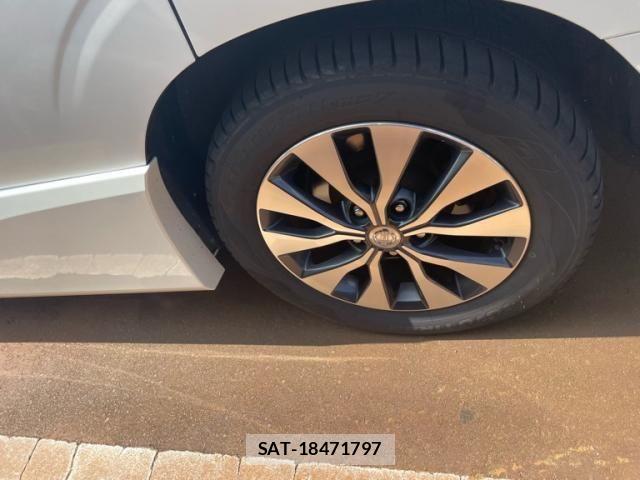 Nissan SERENA 2017-12 8831508-5