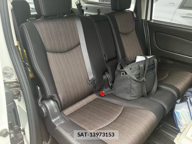 Nissan SERENA 2015-12 8850615-11