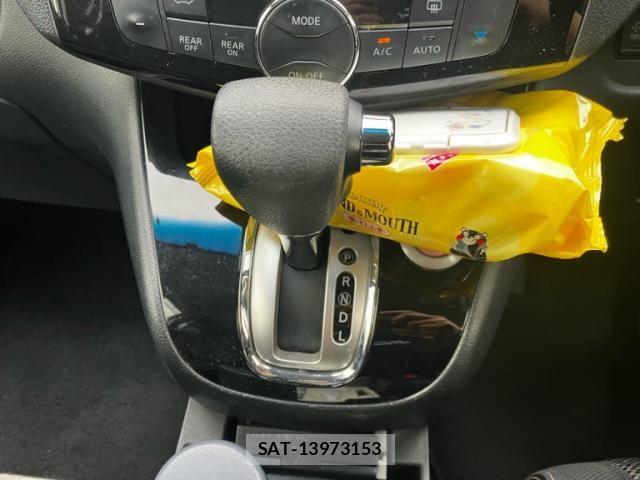 Nissan SERENA 2015-12 8850615-19