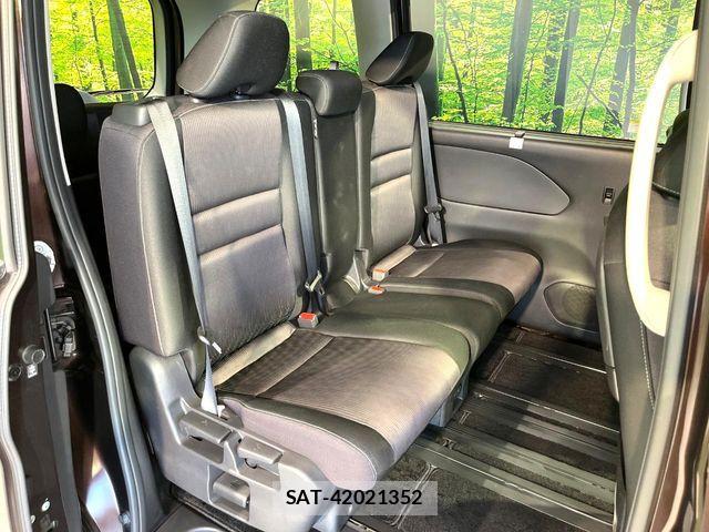 Nissan SERENA 2016-11 8849944-9