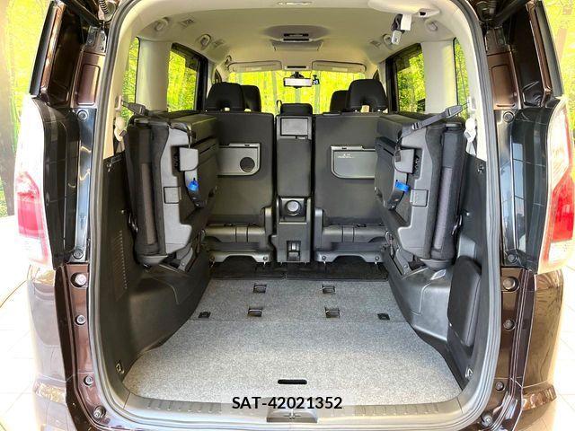 Nissan SERENA 2016-11 8849944-10