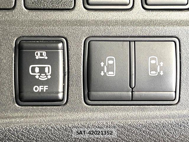 Nissan SERENA 2016-11 8849944-6