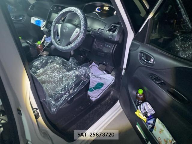 Nissan SERENA 2014-01 8850617-15