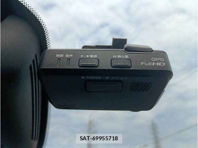 Nissan SERENA 2017-08 8850609-10