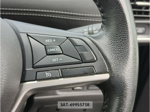 Nissan SERENA 2017-08 8850609-13