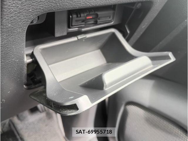 Nissan SERENA 2017-08 8850609-14