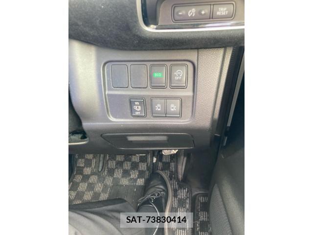 Nissan SERENA 2017-04 8849911-15
