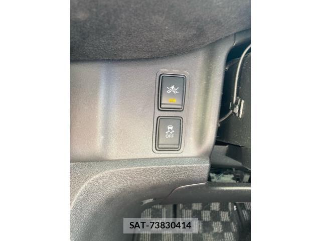 Nissan SERENA 2017-04 8849911-19