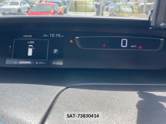 Nissan SERENA 2017-04 8849911-22
