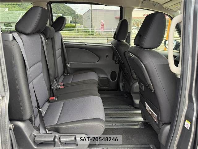 Nissan SERENA 2022-08 8850002-17