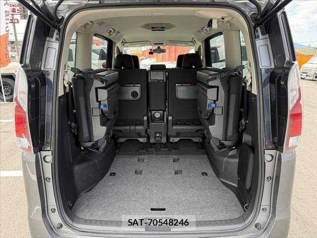 Nissan SERENA 2022-08 8850002-21