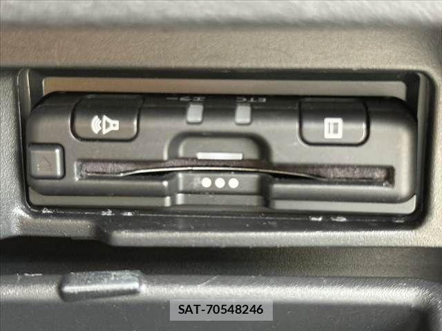 Nissan SERENA 2022-08 8850002-5