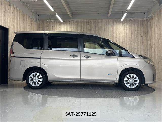 Nissan SERENA 2018-01 8850614-16