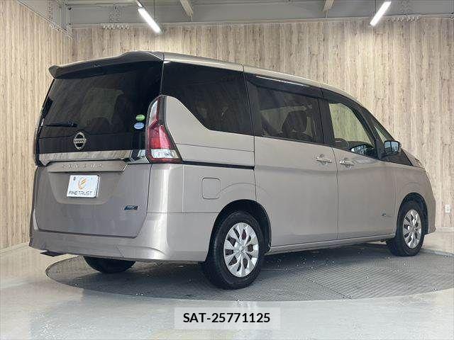 Nissan SERENA 2018-01 8850614-18