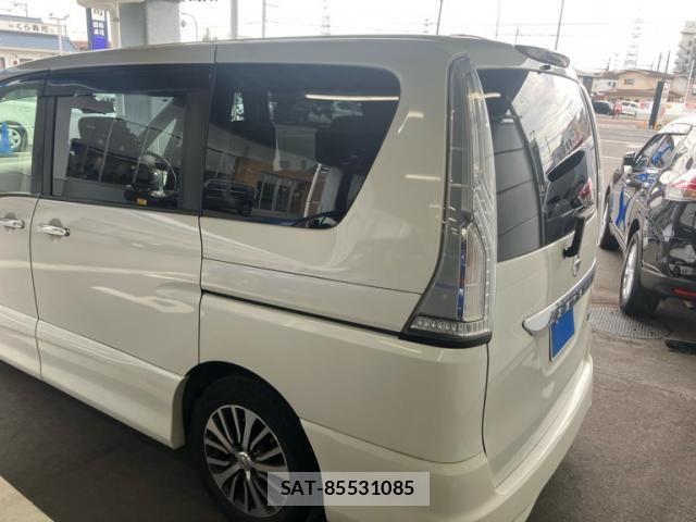Nissan SERENA 2014-05 8850613-9