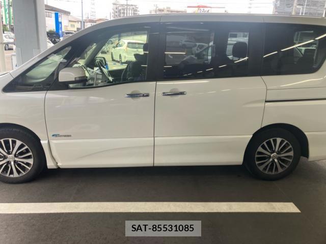Nissan SERENA 2014-05 8850613-14