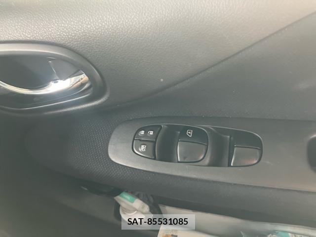 Nissan SERENA 2014-05 8850613-25