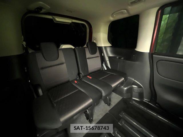 Nissan SERENA 2017-08 8850603-9