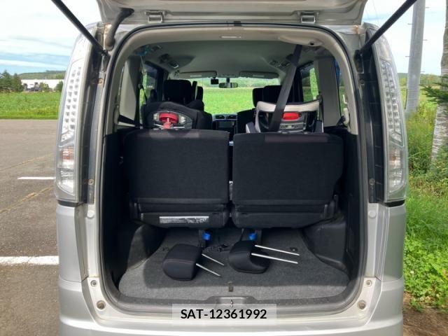Nissan SERENA 2013-07 8872047-13