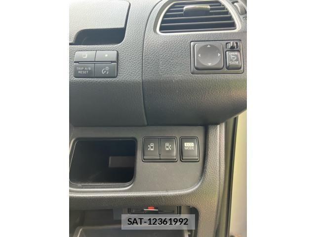 Nissan SERENA 2013-07 8872047-22