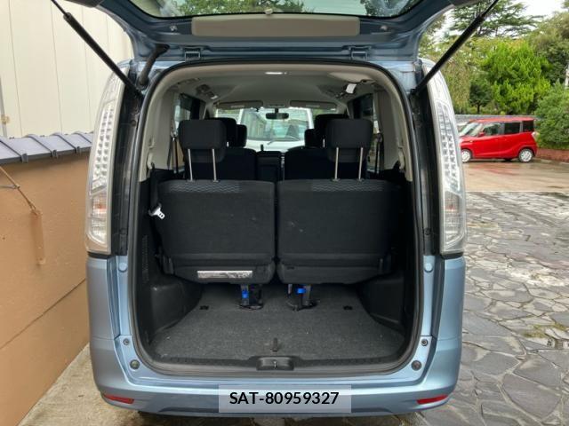 Nissan SERENA 2013-11 8872048-9