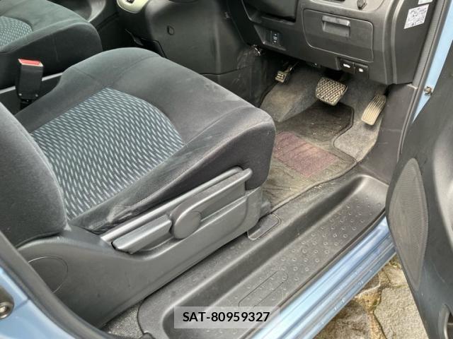 Nissan SERENA 2013-11 8872048-20