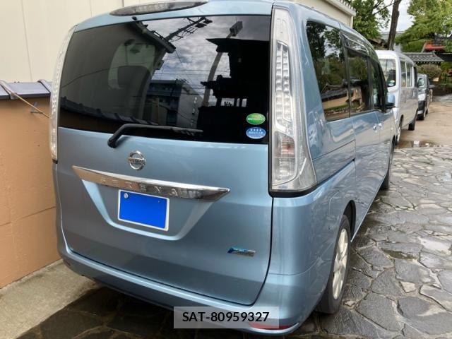 Nissan SERENA 2013-11 8872048-4