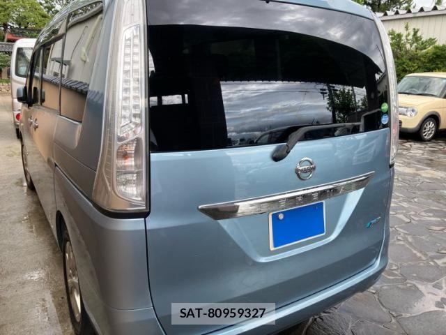 Nissan SERENA 2013-11 8872048-5