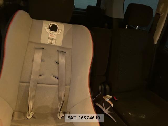 Nissan SERENA 2014-02 8872045-15